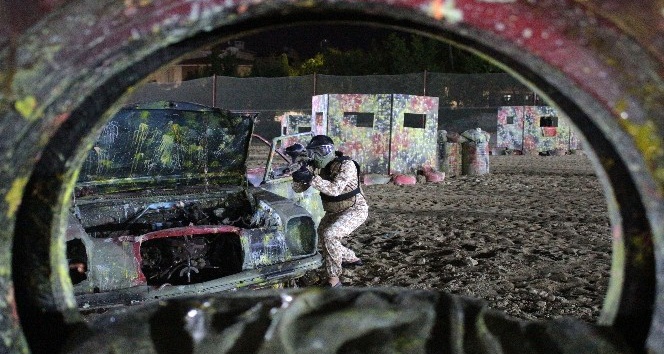 Van Gölü manzaralı paintball rüzgarı