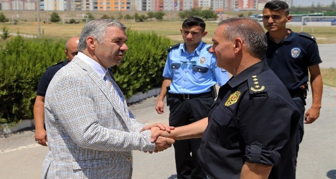 Başkan Çelik polis adayları ile bir araya geldi