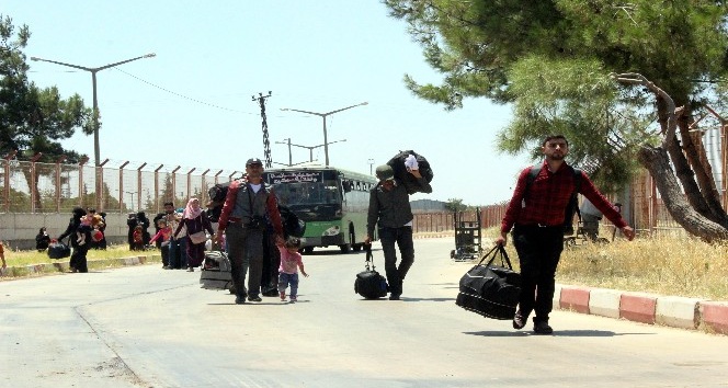42 bin Suriyeli Türkiye’ye döndü