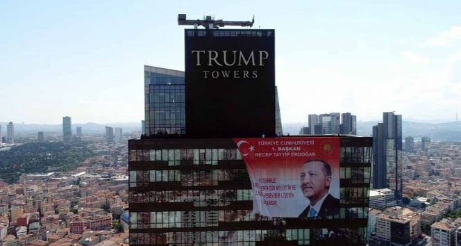 Cumhurbaşkanı Erdoğan&#039;ın posteri, Trump Towers&#039;da