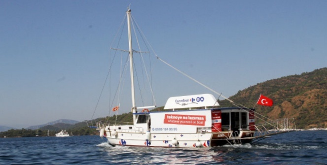 CarrefourSA Mavi, “Tekneye Ne Lazımsa” diyerek Göcek'te denizde