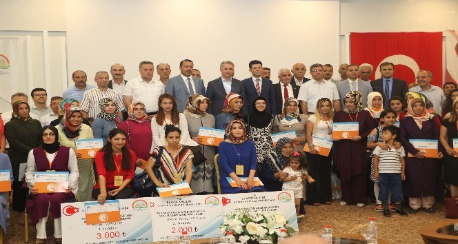 Elazığ’da girişimcilik kursu alan kadınlara sertifika verildi