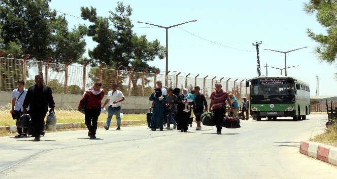 44 bin Suriyeli Türkiye’ye döndü