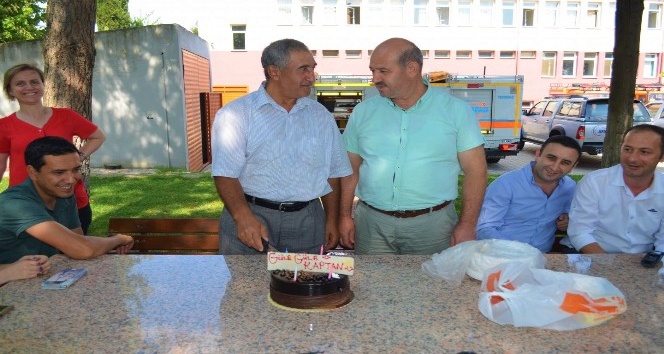 AFAD’tan emekli olan personele pasta sürprizi