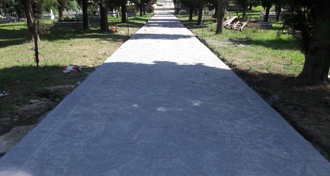 Alikahya mezarlıklarına beton yol
