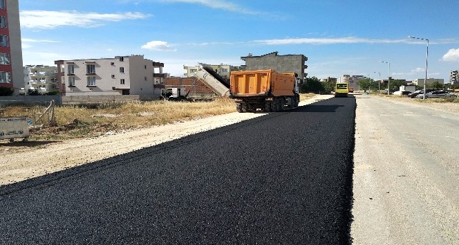 Kahta Belediyesi asfalt çalışmalarını sürdürüyor