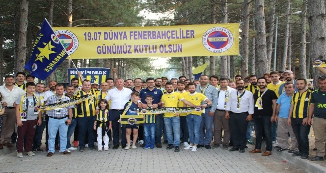 Gediz’de Dünya Fenerbahçeliler Günü coşkusu