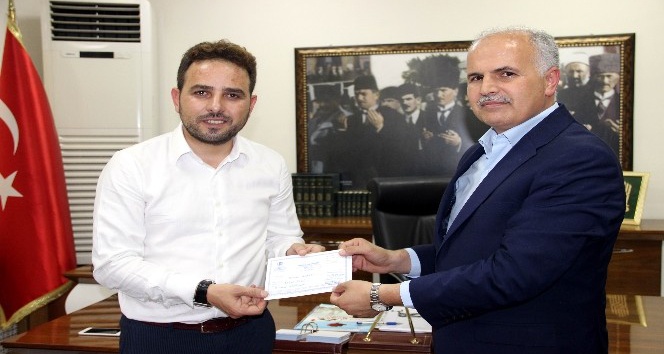 Milletvekili İshak Gazel, Diyanet Vakfı’na 2 hisse kurban bağışında bulundu