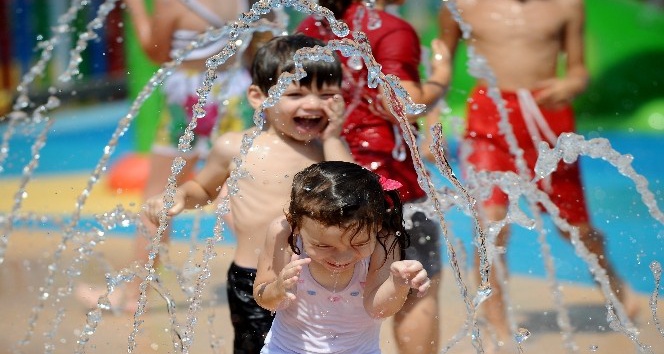 Bursa’nın ilk su oyunları parkı açıldı