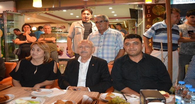 CHP Lideri Kılıçdaroğlu’na Korkuteli’nde yanık dondurma ikramı