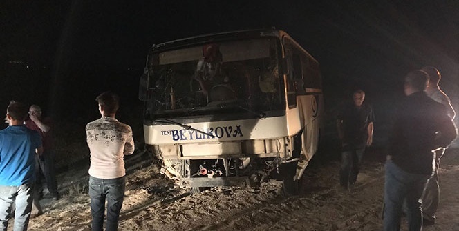 Şoför direksiyon hakimiyetini kaybetti! Ölü ve çok sayıda yaralı var