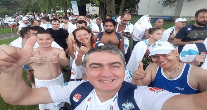 Aksoy, Boğaziçi kıtalararası yüzme yarışmasında dereceye girdi