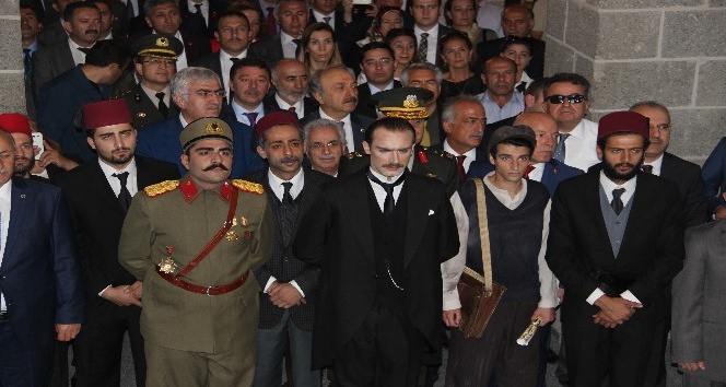 Tarihi Erzurum Kongresi 99 yıl sonra yeniden canlandırıldı