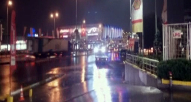 İstanbul&#039;da beklenen yağış başladı!