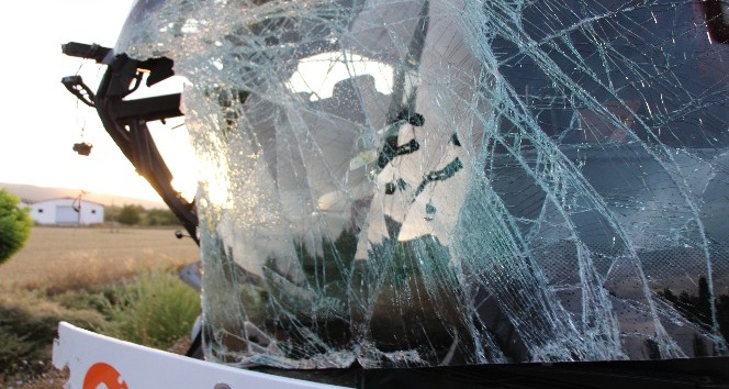 Amasya’da yolcu otobüsüyle tır çarpıştı: 22 yaralı
