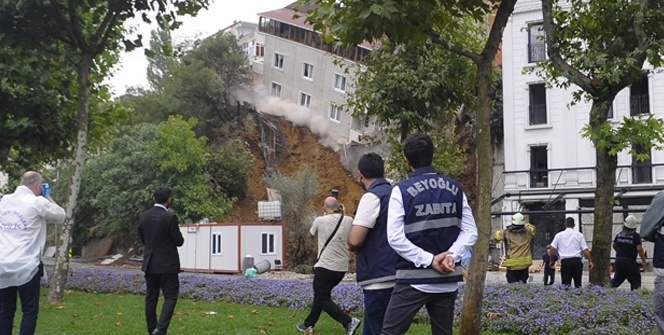 İHA muhabiri binanın çökme anını saniye saniye fotoğrafladı