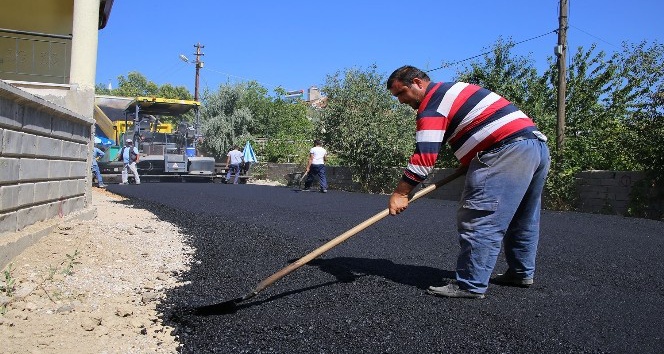 Larende ve Sümer Mahallelerinde asfaltlanmamış yol kalmadı