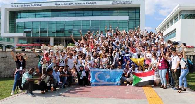 Türkoloji öğrencileri, KTO Karatay Üniversitesini gezdi