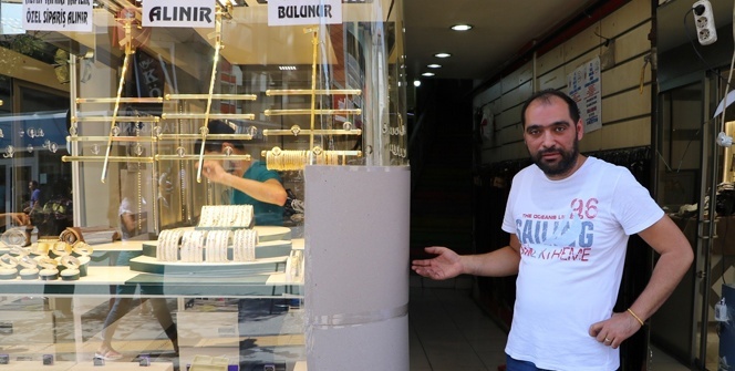Dükkanını açan kuyumcu büyük şok yaşadı