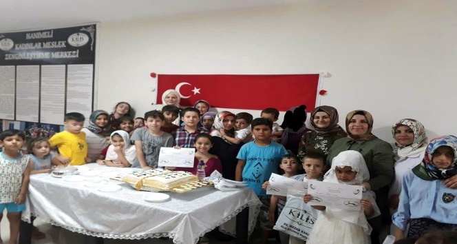 Kuran kursu öğrencileri belgelerini aldı