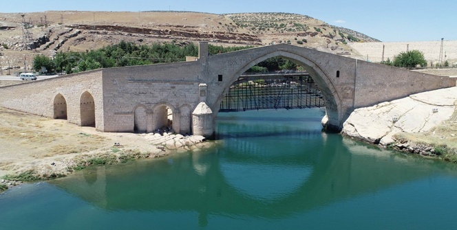 Tarihin eskitemediği köprü: Malabadi