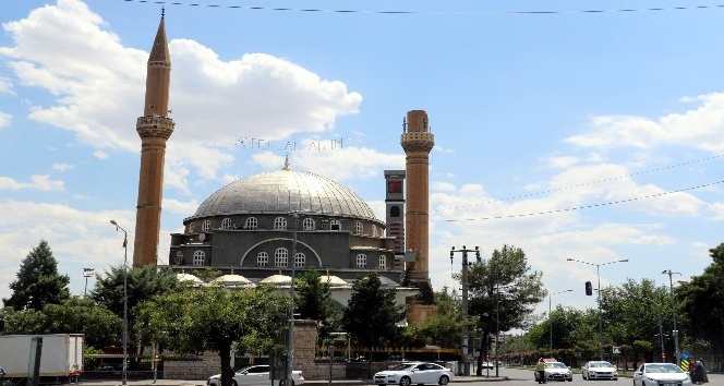 Diyarbakır’da yıldırım düşen minare onarılacak