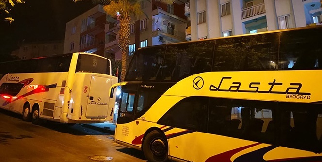 Kuşadası’nda turist otobüsüne molotoflu saldırı