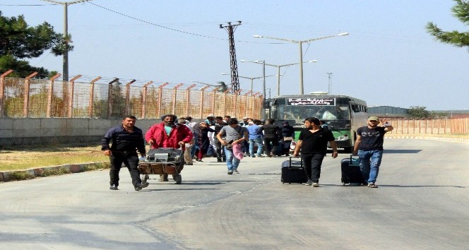 52 bin 114 Suriyeliden 49 bini Türkiye’ye döndü