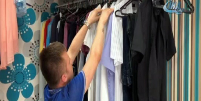 Damatlığın cebinde bulduğu 4 bin 700 TL’yi sahibine teslim etti