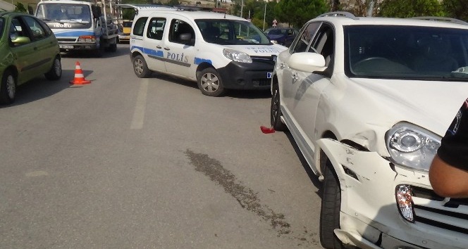 Karabük’te iki otomobil çarpıştı: 8 yaralı