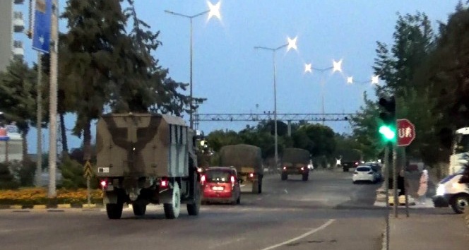 (Özel) Suriye sınırına askeri sevkıyat sürüyor