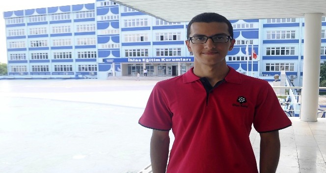 İhlas Koleji’nin gururu YKS birincisi Mustafa Emir Gazioğlu hedefini açıkladı