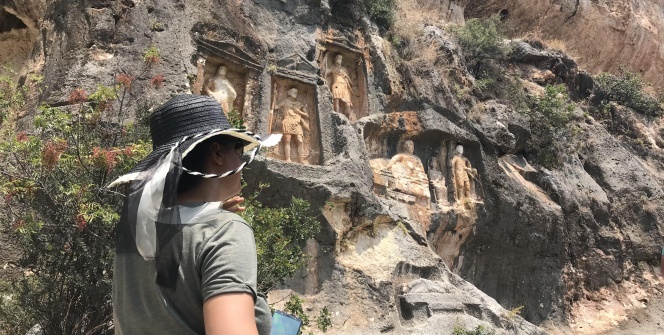 2 bin 400 yıl önce yapılan 'Adam Kayalar' görenleri büyülüyor