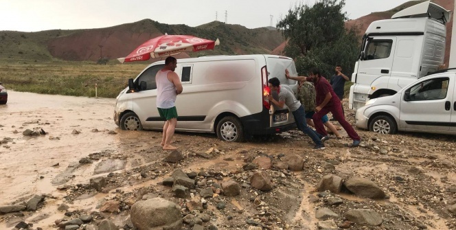 Bir anda bastırdı ortalık karıştı! Ağustos ayında şaşırtan görüntü