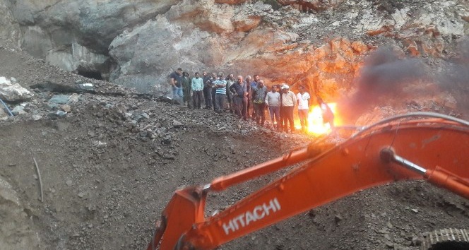 Maden ocağında mahsur kalan 4 işçi böyle kurtarıldı