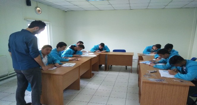 Beyaz Kalpler’de teknik resim dersleri başladı