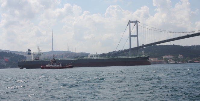 İstanbul Boğazı gemi trafiğine kapatıldı!