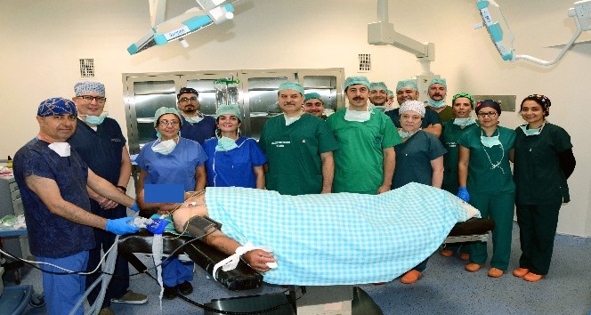 Yeni binasına taşınan Meram Tıp Fakültesi ilk ameliyatın yaptı