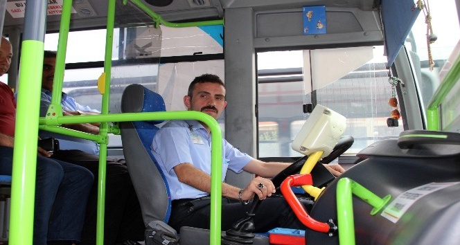 Erzincan’da otobüs şoförü yolcuyu hayata döndürdü