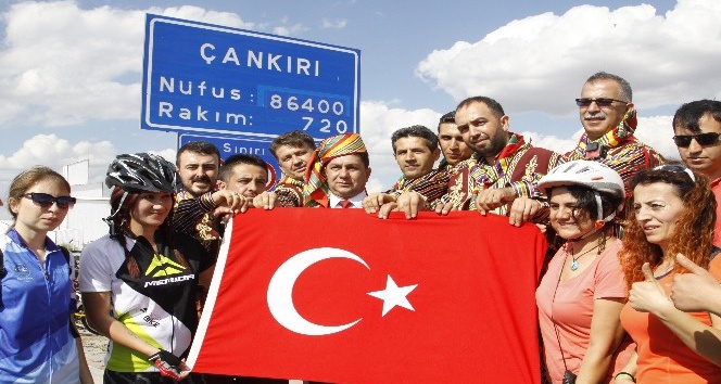 Çorum’dan getirilen Türk bayrağı Çankırı’da
