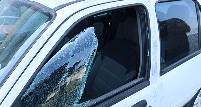 Aracın camını kırıp parayı böyle çaldılar