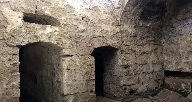 (Özel Haber) Bitlis Kalesi’nde Osmanlı dönemine ait mezar bulundu
