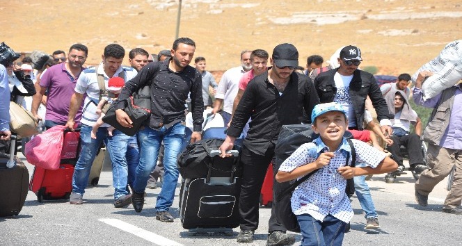 Suriyeliler bayramlaşmak için ülkelerine gitmeye başladı