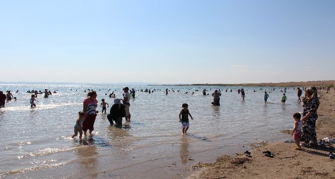 Kırşehir’de hafta sonu Savcılı plajına akın
