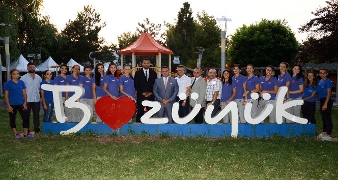 Bozüyük Belediyesi İdman Yurduspor voleybol takımı yeni sezona başladı