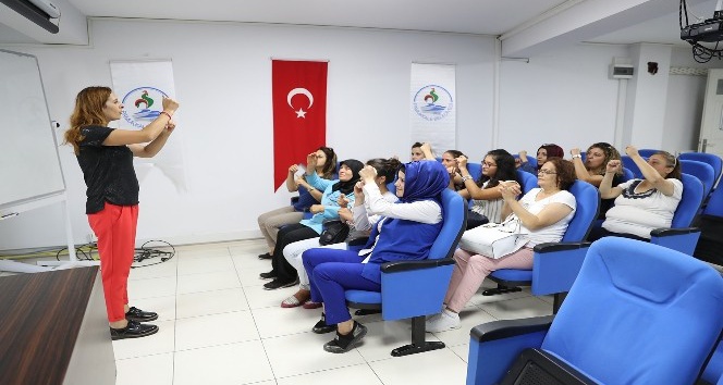 Pamukkale Belediyesi’nden ücretsiz ‘İşaret dili’ kursu