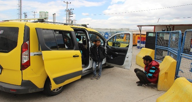 Taksiden kaçak göçmen çıktı