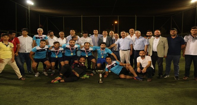 15 Temmuz futbol turnuvasının şampiyonu Eyyübiye Belediyespor oldu