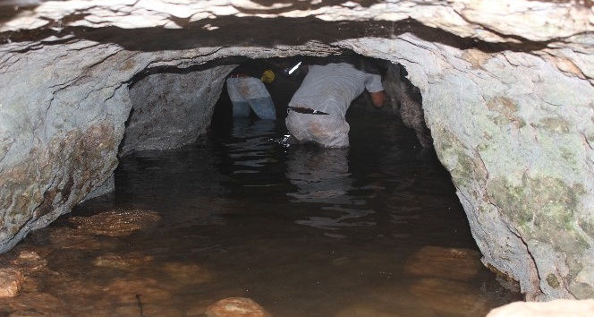 Şifalı olduğuna inanılan mağarada 30 yıl sonra yeniden su çıktı