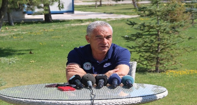 Rıza Çalımbay: “Tek hedefimiz Erzurumspor maçını iyi bir şekilde bitirmek”